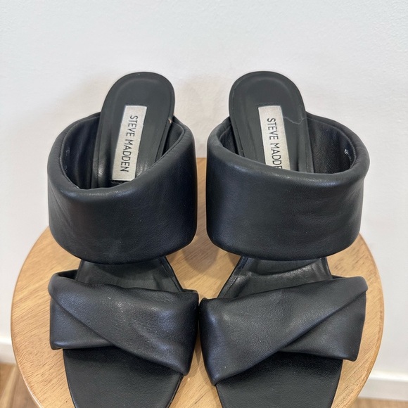 Steve Madden Black and Tan Mules with Chunky Heel - Size 7.5 - Picture 6 of 11